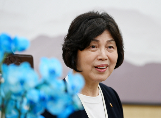 강정애 보훈부 장관이 지난달 22일 서울 용산구 서울지방보훈청에서 문화일보와 인터뷰하고 있다. 윤성호 기자  윤성호 기자