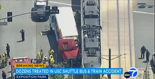 LA 소방국이 페이스북에 게시한 지역방송 ABC7 뉴스 영상. Los Angeles Fire Department 페이스북 게시물 캡처