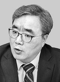 권혁주 서울대 행정대학원 교수