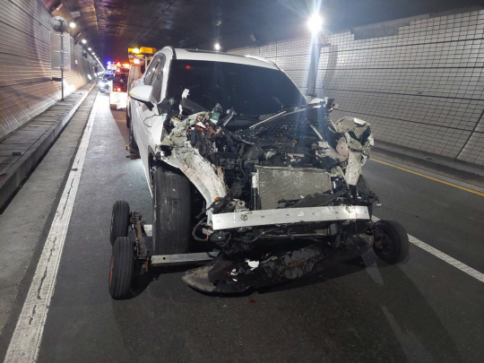 17일 사고가 벌어진 부산 황령산터널 현장. 부산경찰청 제공
