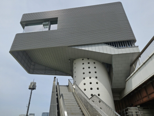 한강대교 전망호텔 외관.서울시청 제공