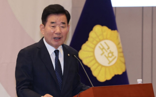 김진표 국회의장이 21일 오전 서울 여의도 국회 박물관에서 열린 제22대 국회 초선의원 의정연찬회에서 인사말을 하고 있다. 뉴시스