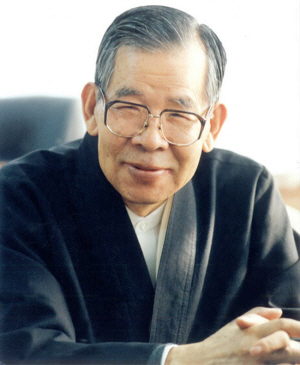 웃고 있는 고 김수환 추기경. 천주교 서울대교구 제공