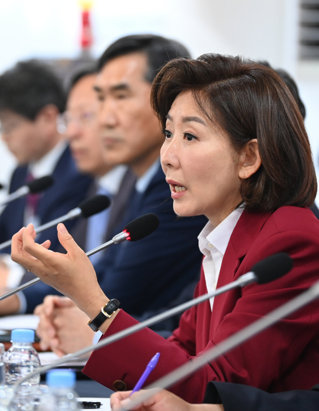 나경원 국민의힘 당선인이 27일 서울 한국프레스센터에서 열린 한국신문방송편집인협회 포럼에 참석해 발언하고 있다. 박윤슬 기자