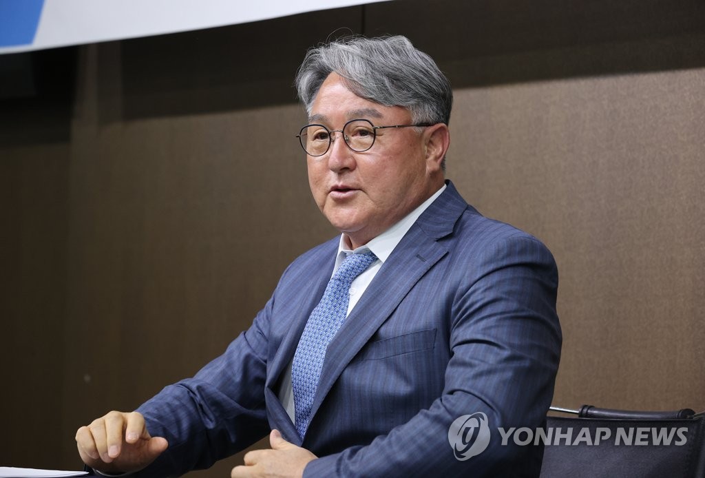 2021년 6월 16일 김경문 당시 야구대표팀 감독이 서울 강남구 야구회관에서 2020 도쿄올림픽 야구 대표팀 최종 명단을 확정 발표하고 있다. [연합뉴스 자료사진]