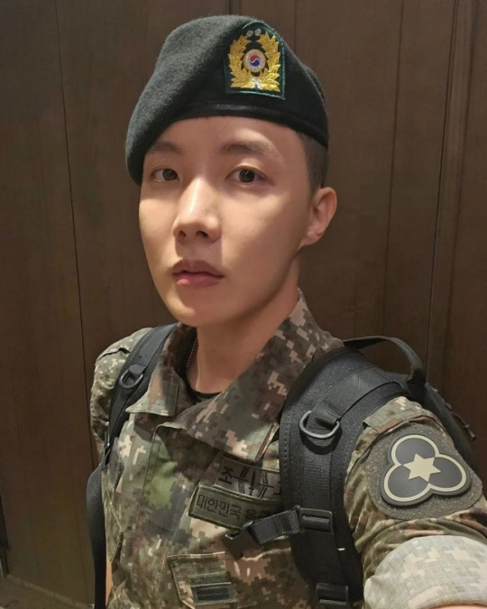 제36보병사단 조교로 복무중인 방탄소년단(BTS) 제이홉(본명 정호석). 제이홉 홈페이지 캡처