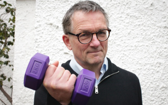 휴가지에서 실종된 ‘간헐적 단식’의 창시자 마이클 모슬리. 엑스(X·옛트위터) 캡처