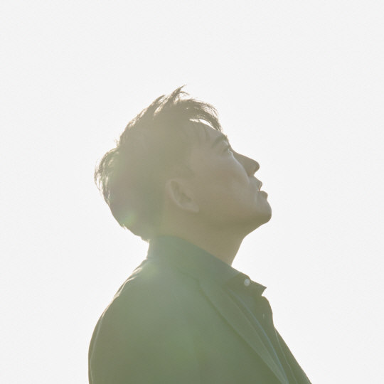 가수 이승철 신보 ‘비가와’