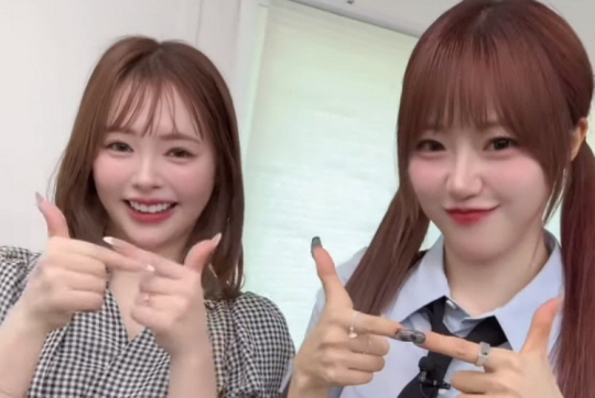 일본 성인배우 오구라 유나(왼쪽)와 걸그룹 시그니처 멤버 지원.