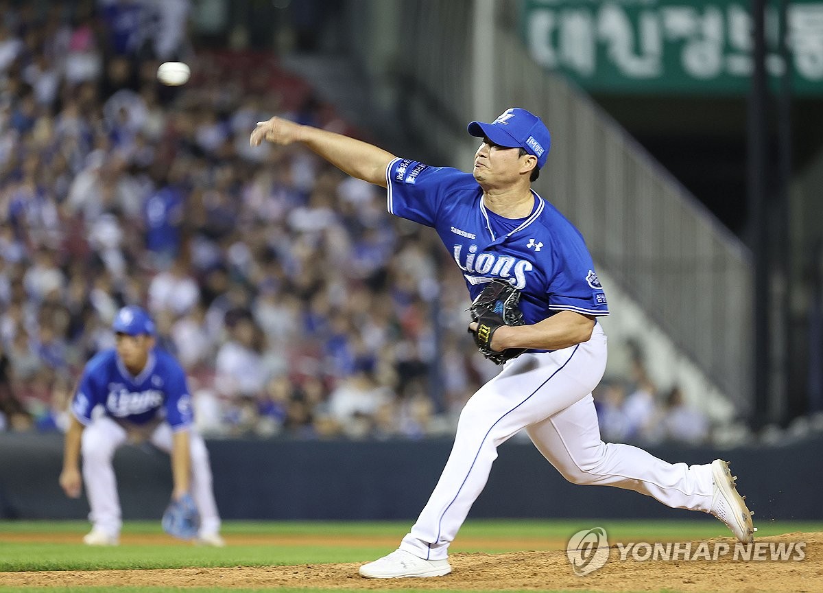 (서울=연합뉴스) 27일 오후 서울 잠실야구장에서 열린 프로야구 삼성과 LG의 경기. 9회말 삼성 마무리투수 오승환이 역투하고 있다. 2024.6.27