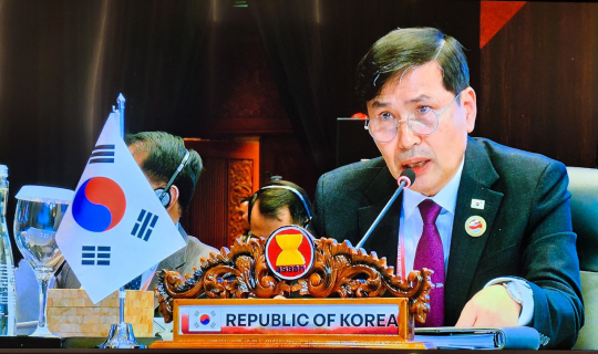 김선호 국방부 차관이 지난해 11월16일 인도네시아 자카르타에서 개최된 제10차 아세안 확대 국방장관회의(ADMM-Plus) 본회의에서 연설을 하며 북한 문제 해결을 위한 국제사회 공조 강화 필요성을 강조하고 있다. 국방부 제공