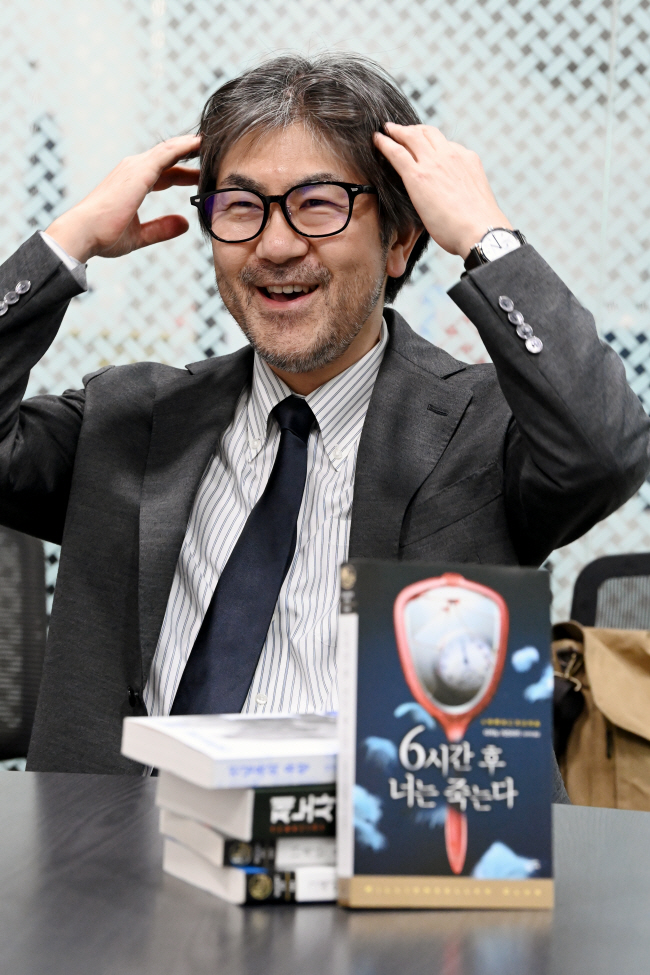 다카노 작가는 “다른 나라에서도 영화화 제의가 많았지만 내 작품을 믿고 맡길 수 있는 건 한국뿐이었다”고 말했다. 곽성호 기자