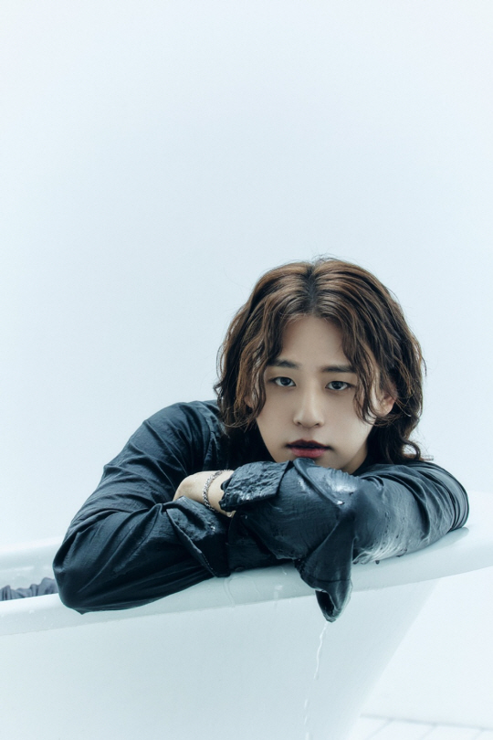 가수 이솔로몬