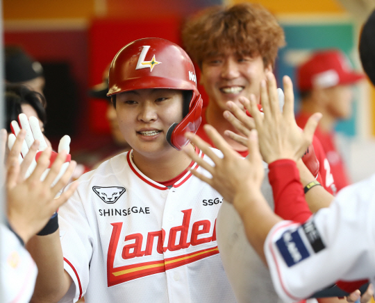 SSG의 고명준. SSG 제공