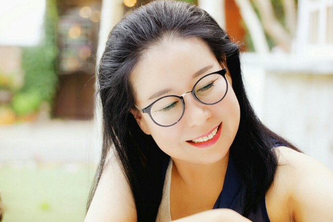 박규리 시인은 “영원한 것이 없다는 사실을 깨달을 때 모든 순간에 최선을 다하게 된다”고 말했다. 나남제공