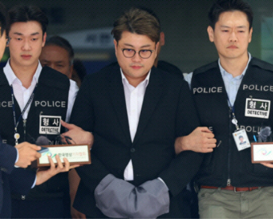 뺑소니 혐의로 구속 기소된 가수 김호중. 연합뉴스