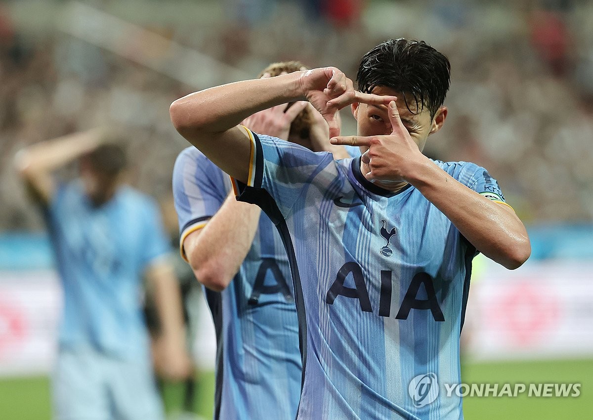 (서울=연합뉴스) 31일 서울월드컵경기장에서 열린 2024 쿠팡플레이 시리즈 토트넘과 팀 K리그의 경기.토트넘 손흥민이 골을 넣은 뒤 세리머니를 하고 있다. 2024.7.31