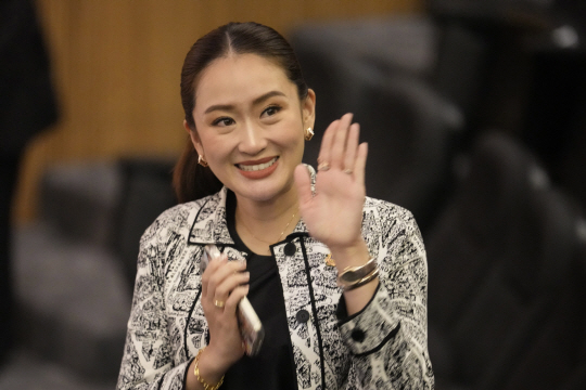 16일(현지시간) 태국 31대 총리로 선출된 패통탄 친나왓. AP 연합뉴스
