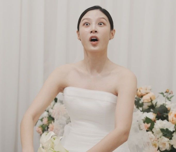 11일 명동성당에서 비공개 결혼식을 한 조국 조국혁신당 대표의 딸 조민씨가 결혼사진을 공개해 누리꾼들의 이목을 끌었다. [뉴시스]