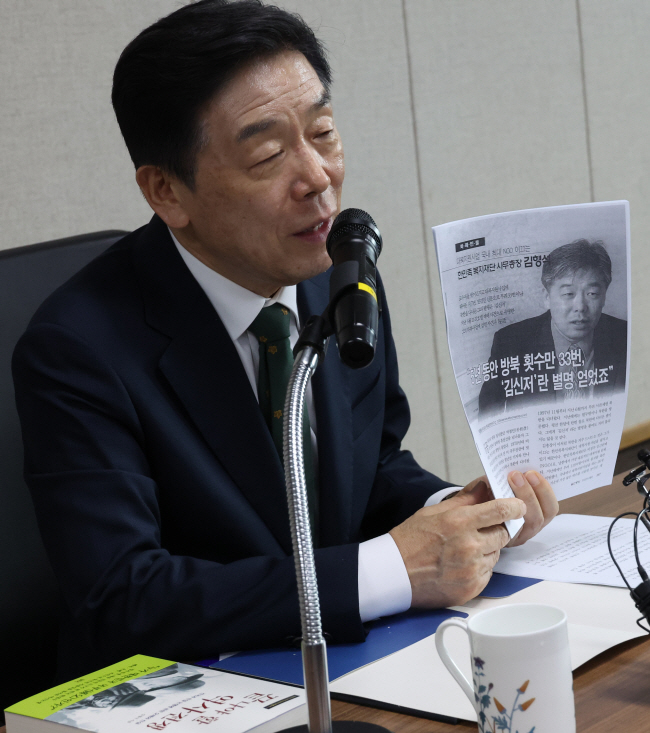 김형석 독립기념관장이 지난 12일 기자회견에서 “나는 뉴라이트가 아니다”고 주장하고 있다. 연합뉴스