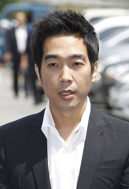 그룹 룰라 출신 방송인 고영욱