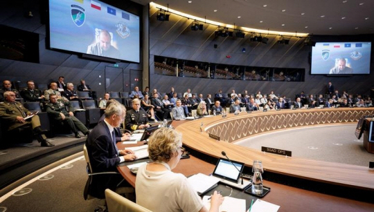 28일(현지시간) 벨기에 브뤼셀 나토 본부에서 열린 나토-우크라이나 이사회에서 루스템 우메로프 우크라이나 국방장관이 화상으로 발언하고 있는 모습. 나토 제공