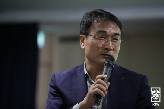 대한축구협회 국가대표 전력강화위원회를 이끄는 최영일 위원장. 대한축구협회 제공