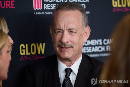 지난 4월 여성 암 연구 기금 모금행사 참석한 배우 톰 행크스. EPA·연합뉴스