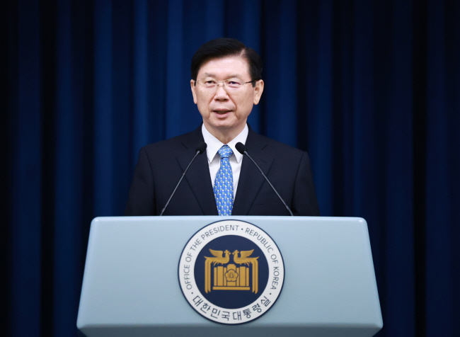 박종준 신임 대통령 경호처장이 9일 오전 서울 용산 대통령실 브리핑룸에서 소감을 밝히고 있다.  연합뉴스