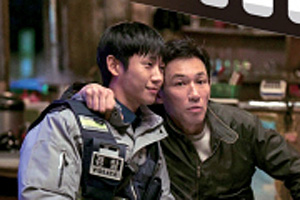 믿고 보는 배우의 ‘연기 차력쇼’ … 전작 흥행 업은 속편도 눈길