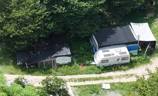 경기도 한 지역 산 속에 무허가로 설치된 야영장. 경기도특별사법경찰단 제공