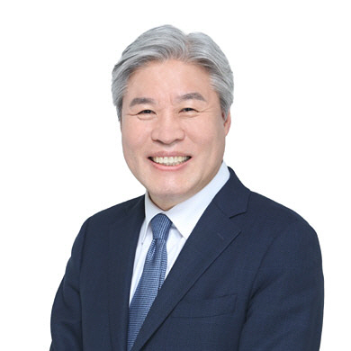 더불어민주당 후보로부터 "허위사실을 유포했다"며 공식 사과 요구를 받은 서왕진 조국혁신당 의원