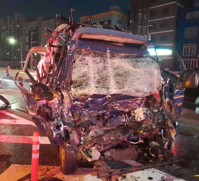 7일 오전 5시 19분쯤 인천 부평구 갈산동 경인고속도로 부평IC 인근에서 차량 7대가 추돌하는 사고가 발생했다. 인천소방본부 제공