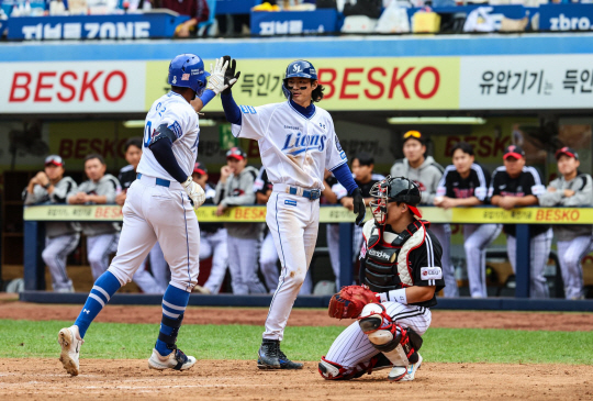 삼성의 구자욱(가운데).삼성 제공