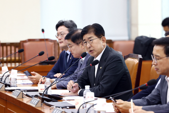 이상식(오른쪽에서 두 번째) 의원. 이상식 의원실 제공