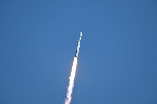 14일(현지시간) 미 플로리다에서 발사된 미 항공우주국(NASA)의 목성 위성 유로파 탐사선. AFP 연합뉴스.