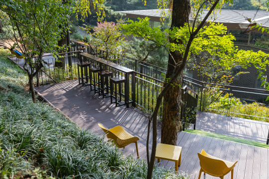 아차산 숲속 책마당. 광진구청 제공