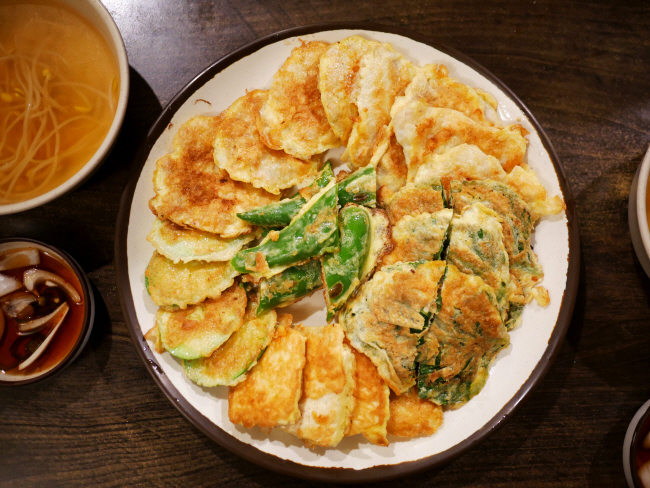 서울 마포구 망원동 ‘나들목’의 애호박 모둠전.