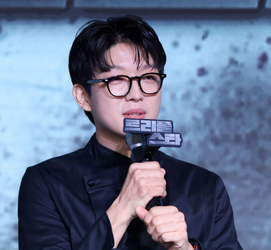 흑백요리사에 출연 중인 트리플 스타가 10월 7일 오전 서울 마포구 호텔 나루 서울 엠갤러리에서 열린 넷플릭스 예능 ‘흑백요리사: 요리 계급 전쟁’ 기자간담회에서 인사말을 하고 있다. 뉴시스