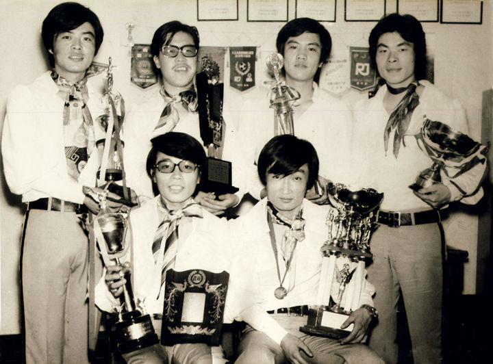 뒷줄 좌측에서 두 번째가 조용남. 1970년 ‘제2회 플레이보이컵쟁탈 그룹경연대회’에서 최우수상을 받은 ‘히식스(He6) [뉴시스]