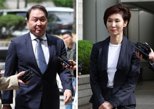 최태원 SK그룹 회장(왼쪽 사진)과 노소영 아트센터 나비 관장. 연합뉴스