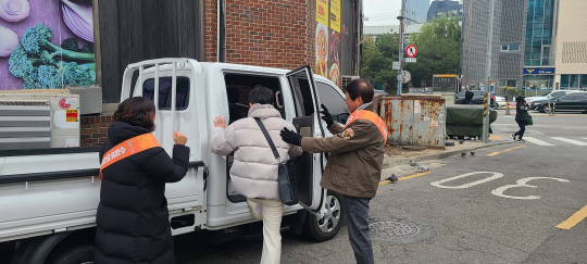 2024학년도 대학수학능력시험이 치러졌던 지난해 11월 16일 동작구에서 수험생 긴급 수송을 지원하고 있다. 동작구청 제공