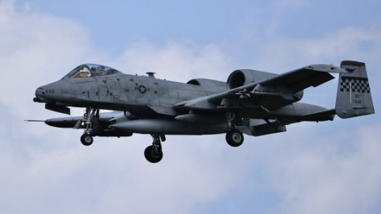 ‘탱크킬러’로 불리는 A-10 선더볼트 공격기. 문화일보 자료사진