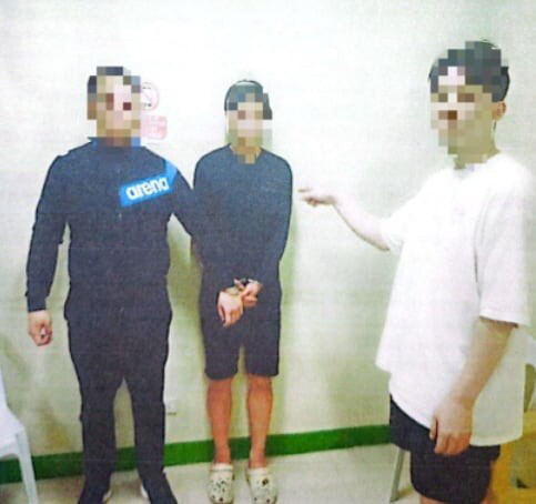 필리핀에서 한국인 상대 강도짓을 한 한국인 20대 남성 2명이 체포됐다. 파라냐케시 경찰