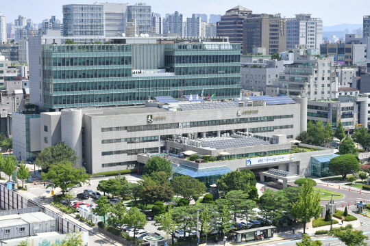 경기 수원시청사 전경. 수원시청 제공