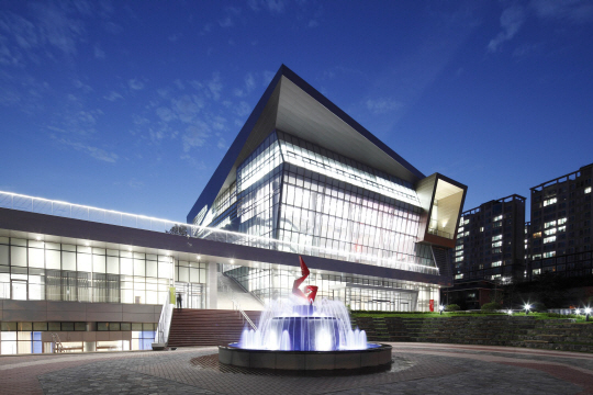 구리문화재단은 예술경영지원센터가 주최하는 ‘2025년 공연예술 지역유통 지원사업’에 선정됐다고 19일 밝혔다.