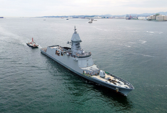 HD현대중공업은 국제 방산전시회 ‘인도양 방위 안보 2024’(Indian Ocean Defence & Security 2024)에 참가해 기술력을 선보인다고 23일 밝혔다. 사진은 차세대 호위함 ‘충남함’ 시운전 모습.HD현대중공업 제공