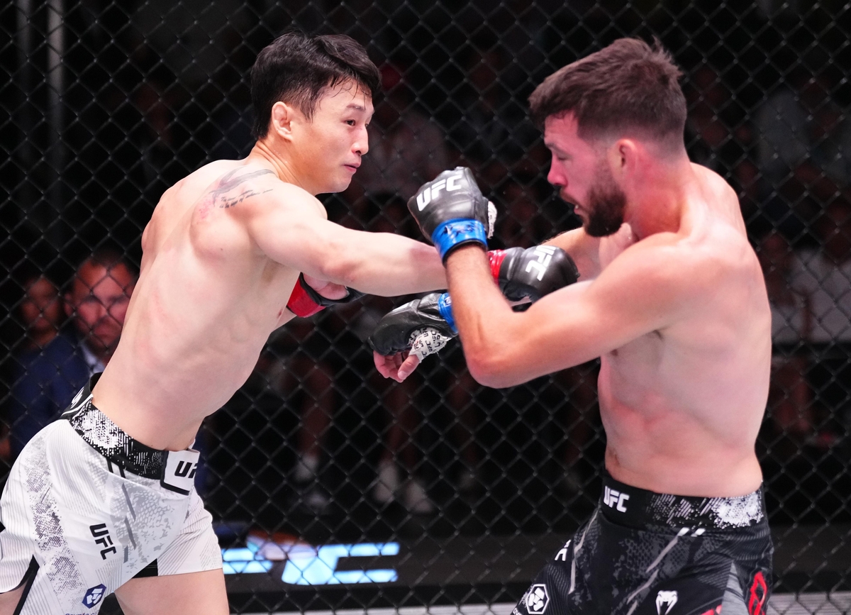 UFC 2연승에 도전하는 최두호(왼쪽)[UFC 제공. 재판매 및 DB 금지]