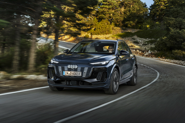 아우디코리아의 중형 전기 SUV ‘더 뉴 아우디 Q6 e-트론’. 아우디코리아 제공