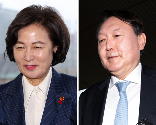 추미애(왼쪽) 더불어민주당 의원과 윤석열 대통령이 각각 법무부 장관과 검찰총장이던 2020년 회동을 위해 경기 과천시 법무부 청사로 들어가는 모습. 뉴시스